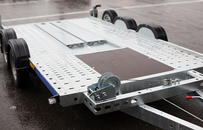 Enclosed, Covered, or Uncovered: What Type of Trailer Storage is Right For You?