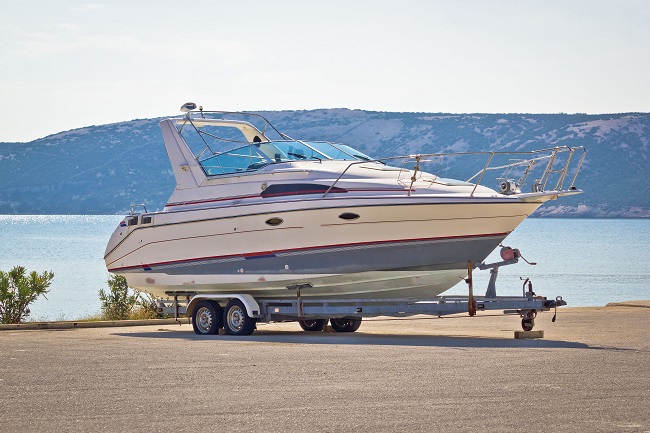 4 Tips for Choosing the Best Boat and RV Storage