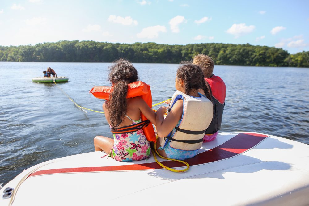 Smart Boating Safety Tips for the Whole Family