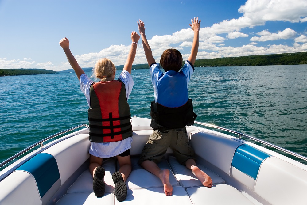 10 Essential Boating Safety Tips
